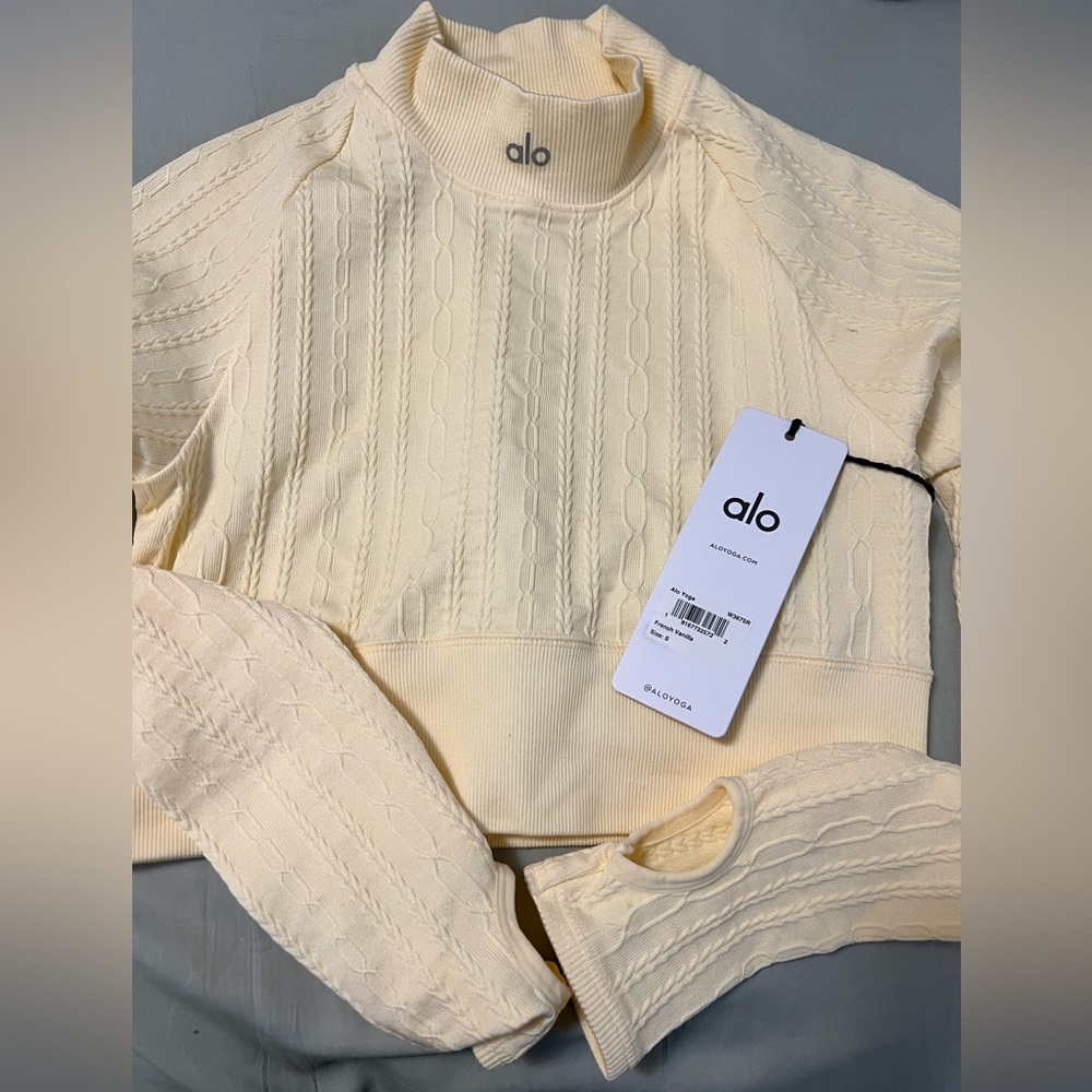 Seamless Cable Knit Top in French Vanilla
New with tags